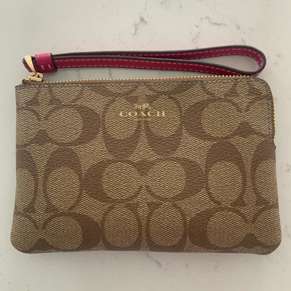 PRICE DROP NWT. Coach Wallet Wristlet